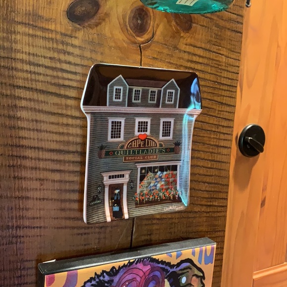 “The Quilt Ladies Social Club” collectible plate - Picture 8 of 11